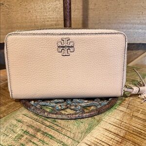 Tory Burch Taylor Zip Leather Wallet